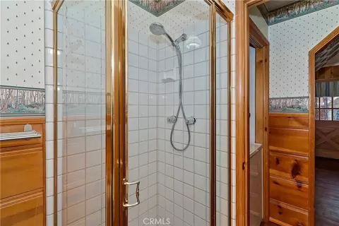 Bath - 41496 Oak, Big Bear Lake, CA 92315 photo 1 of 3