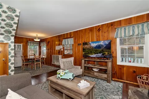 Living - 41496 Oak, Big Bear Lake, CA 92315 photo 5 of 5