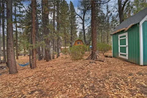Exterior - 41496 Oak, Big Bear Lake, CA 92315 photo 6 of 6