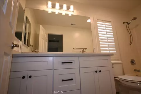 Bath - 93 Linhaven, Irvine, CA 92602 photo 5 of 7