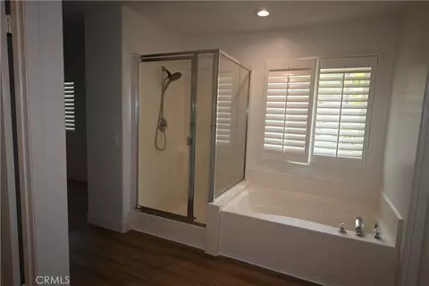 Bath - 93 Linhaven, Irvine, CA 92602 photo 2 of 7
