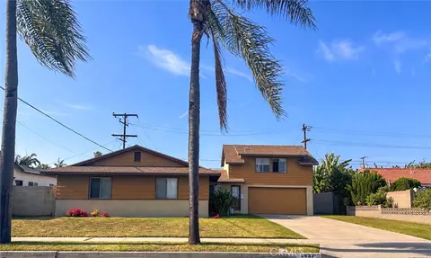 8883 La Paloma, Fountain Valley, CA 92708