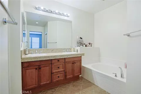 Bath - 416 Quail Rdg, Irvine, CA 92603 photo 1 of 3