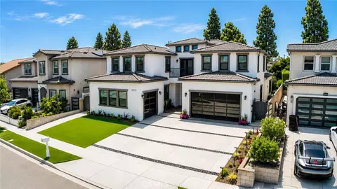 17777 Joshua Cir, Fountain Valley, CA 92708