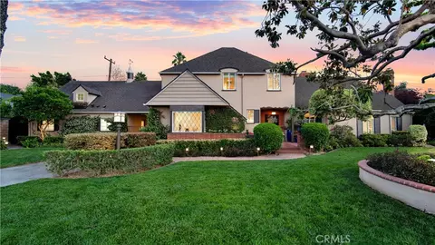936 W River Ln, Santa Ana, CA 92706