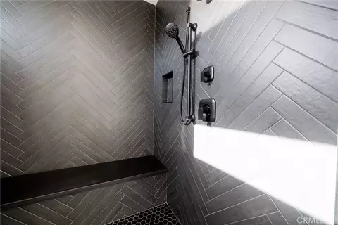 Bath - 124 Chant, Irvine, CA 92618 photo 5 of 7