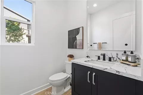 Bath - 124 Chant, Irvine, CA 92618 photo 1 of 7