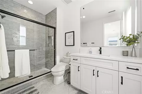 Bath - 124 Chant, Irvine, CA 92618 photo 7 of 7