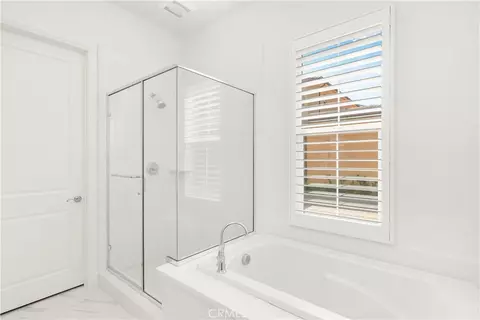 Bath - 80 Meander, Irvine, CA 92620 photo 2 of 5