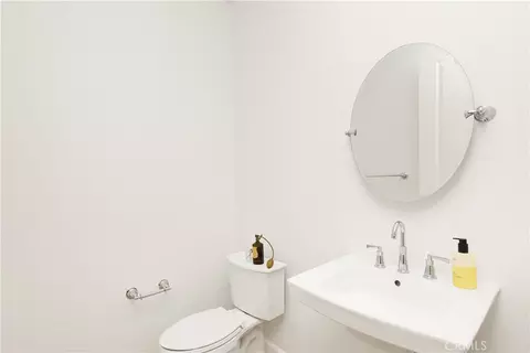 Bath - 80 Meander, Irvine, CA 92620 photo 5 of 5