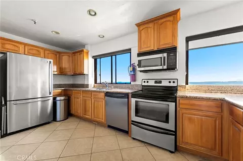 Kitchen - 1750 E Ocean Blvd #709, Long Beach, CA 90802 photo 3 of 3