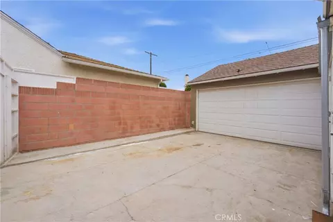 Exterior - 5559 E Monlaco, Long Beach, CA 90808 photo 9 of 13