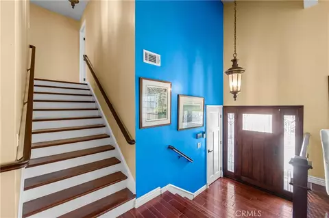 Entry Way - 6402 Cantiles Ave, Cypress, CA 90630 photo 8 of 11