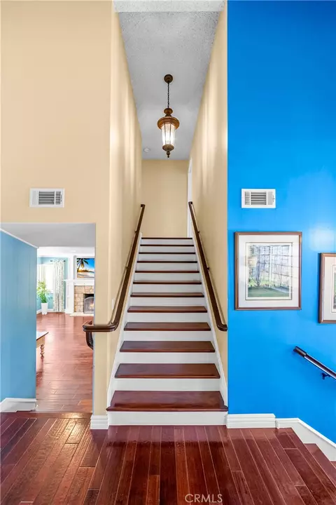 Entry Way - 6402 Cantiles Ave, Cypress, CA 90630 photo 9 of 11