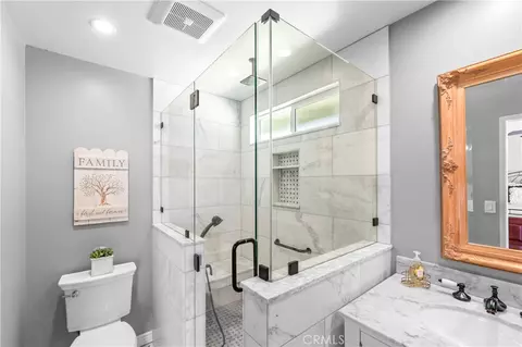 Bath - 6402 Cantiles Ave, Cypress, CA 90630 photo 9 of 10