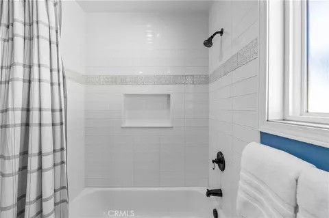 Bath - 6402 Cantiles Ave, Cypress, CA 90630 photo 6 of 10
