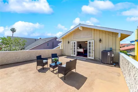 Exterior - 6402 Cantiles Ave, Cypress, CA 90630 photo 3 of 9
