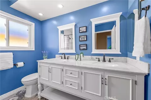 Bath - 6402 Cantiles Ave, Cypress, CA 90630 photo 4 of 10