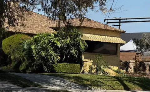 10815 S Hoover, Los Angeles, CA 90044
