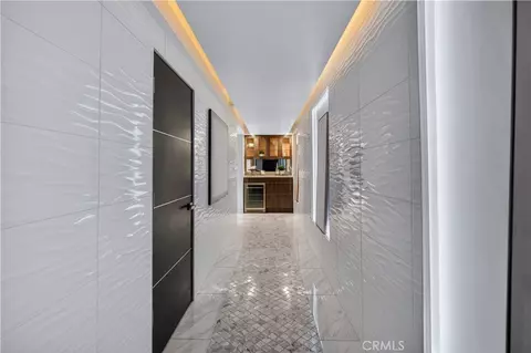 Entry Way - 2601 E Ocean #807, Long Beach, CA 90803 photo 3 of 5