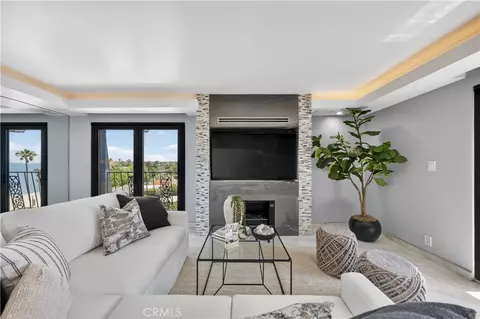 Living - 2601 E Ocean #807, Long Beach, CA 90803 photo 3 of 4