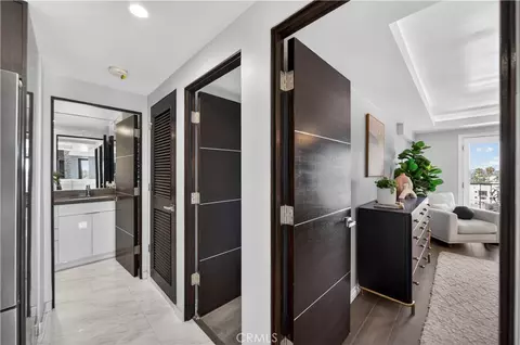 Entry Way - 2601 E Ocean #807, Long Beach, CA 90803 photo 1 of 5