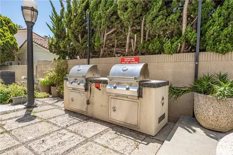 Exterior - 2601 E Ocean #807, Long Beach, CA 90803 photo 3 of 3