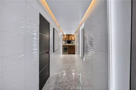 Entry Way - 2601 E Ocean #807, Long Beach, CA 90803 photo 3 of 5