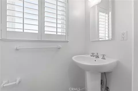 Bath - 759 S Rosalind, Orange, CA 92869 photo 5 of 5