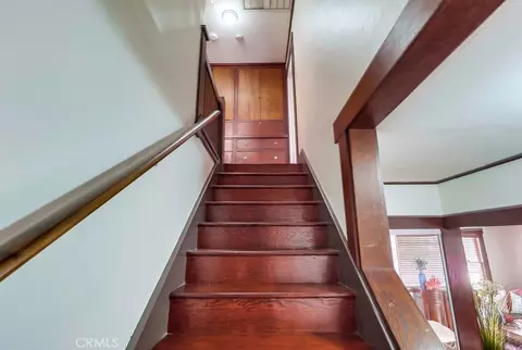Entry Way - 2815 E 5th St, Long Beach, CA 90814 photo 3 of 4