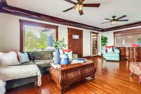 Living - 2815 E 5th St, Long Beach, CA 90814 photo 2 of 5