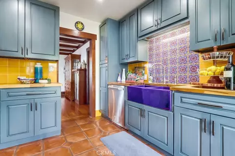 Kitchen - 2815 E 5th St, Long Beach, CA 90814 photo 6 of 6