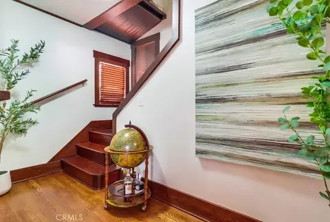 Entry Way - 2815 E 5th St, Long Beach, CA 90814 photo 2 of 4