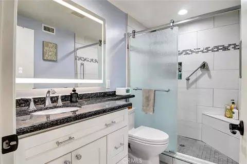 Bath - 2357 Lawnview Ct, Simi Valley, CA 93065 photo 2 of 4