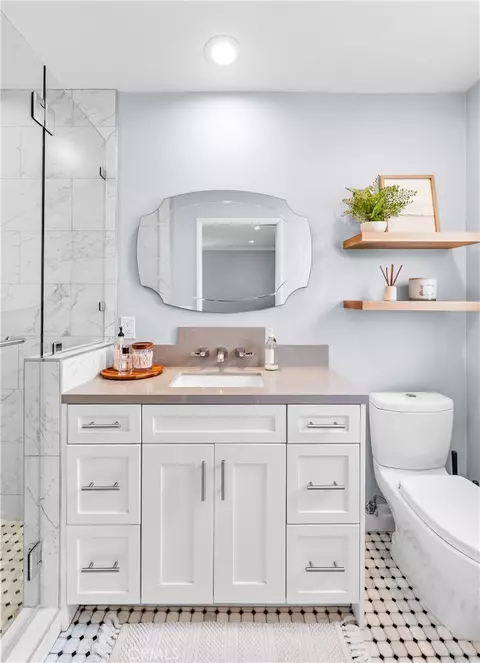 Bath - 3977 Rose, Long Beach, CA 90807 photo 4 of 6