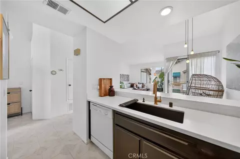Kitchen - 16211 Downey Ave #65, Paramount, CA 90723 photo 1 of 4