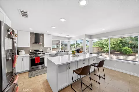 Kitchen - 66 Hunter Pt, Phillips Ranch, CA 91766 photo 1 of 5
