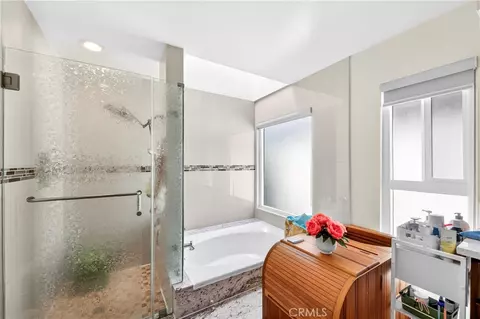 Bath - 66 Hunter Pt, Phillips Ranch, CA 91766 photo 4 of 5