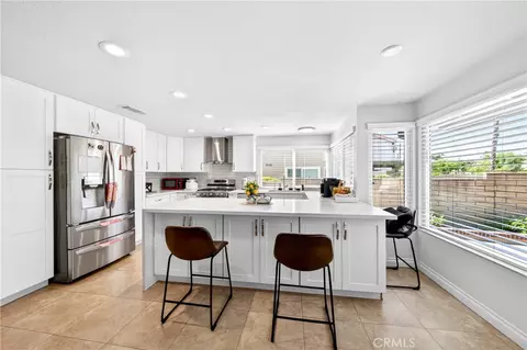 Kitchen - 66 Hunter Pt, Phillips Ranch, CA 91766 photo 3 of 5