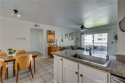 1010 La Terraza #206, Corona, CA 92879