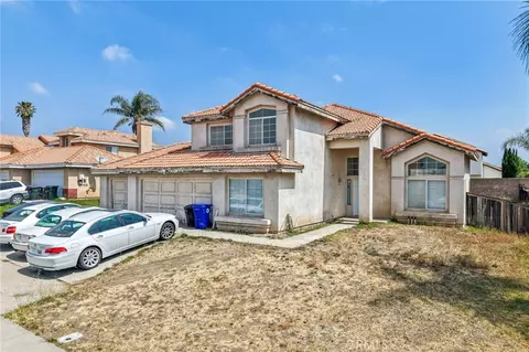 2428 W Calle Celeste, Rialto, CA 92377