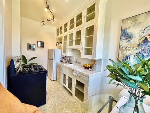 Kitchen - 1030 E Ocean #703, Long Beach, CA 90802 photo 2 of 4