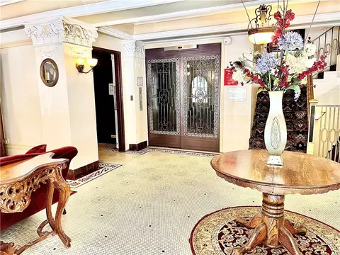 Entry Way - 1030 E Ocean #703, Long Beach, CA 90802 photo 3 of 3