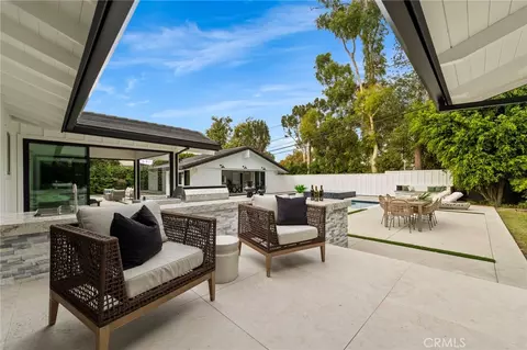 Exterior - 1470 Bryant Dr E, Long Beach, CA 90815 photo 7 of 20