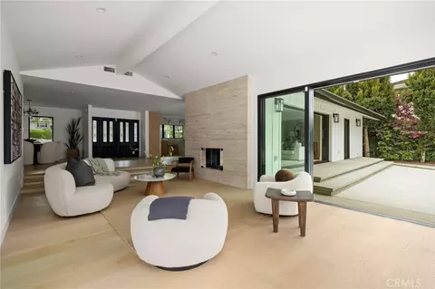 Living - 1470 Bryant Dr E, Long Beach, CA 90815 photo 2 of 3