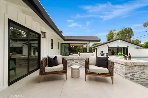 Exterior - 1470 Bryant Dr E, Long Beach, CA 90815 photo 6 of 20