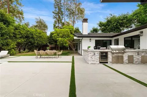 Exterior - 1470 Bryant Dr E, Long Beach, CA 90815 photo 4 of 20