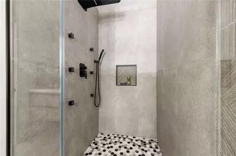 Bath - 1470 Bryant Dr E, Long Beach, CA 90815 photo 4 of 12