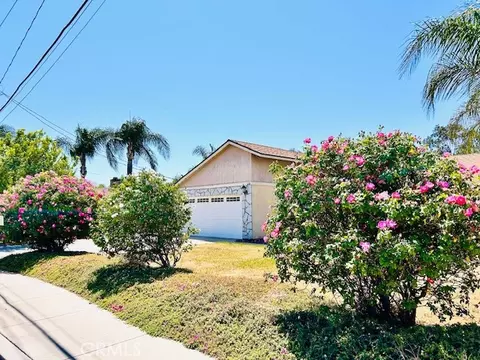 Exterior - 441 Placentia, Perris, CA 92571 photo 1 of 10