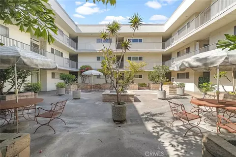 Exterior - 1187 E 3rd #202, Long Beach, CA 90802 photo 4 of 6
